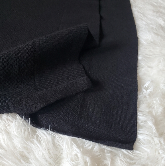 GAP Light Weight V-Neck Split Hem Waffle Knit Black High Low Tunic Sweater sz XS - Picture 4 of 8